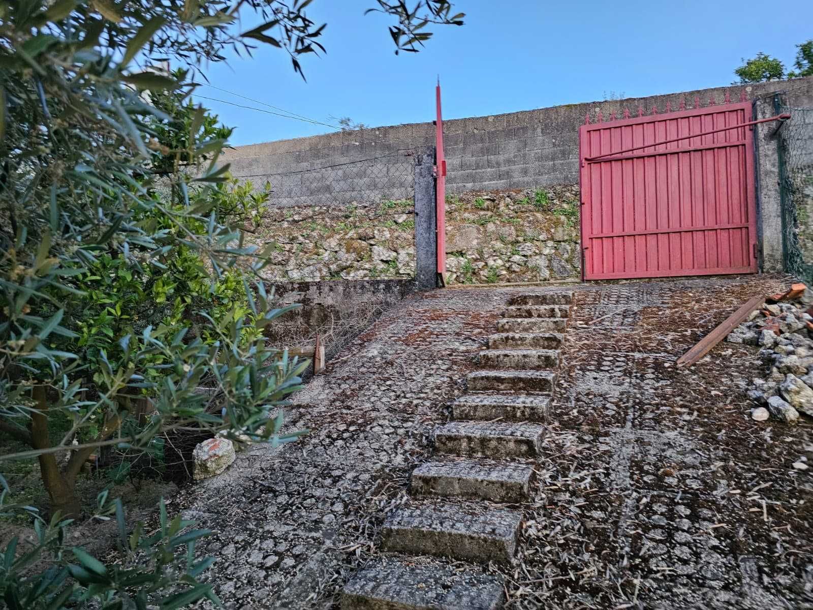 Terreno 1400 m² em Frende, com viabilidade de construção