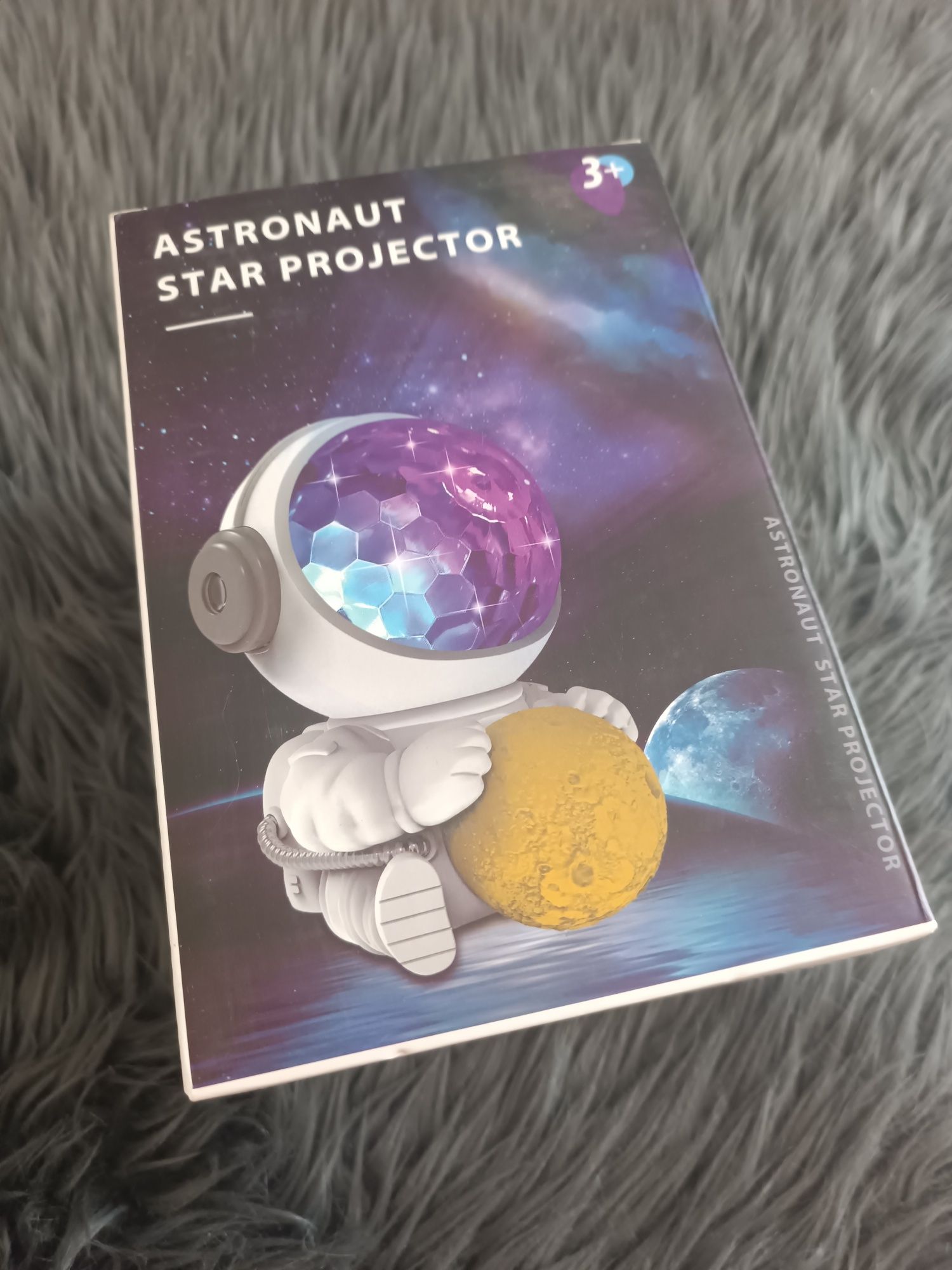 Nowy projektor astronauta