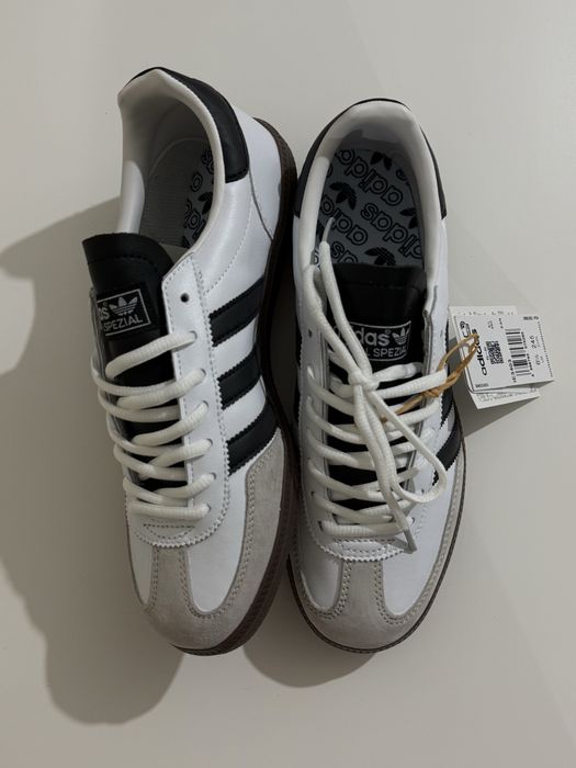 Adidas Spezial preto e branco