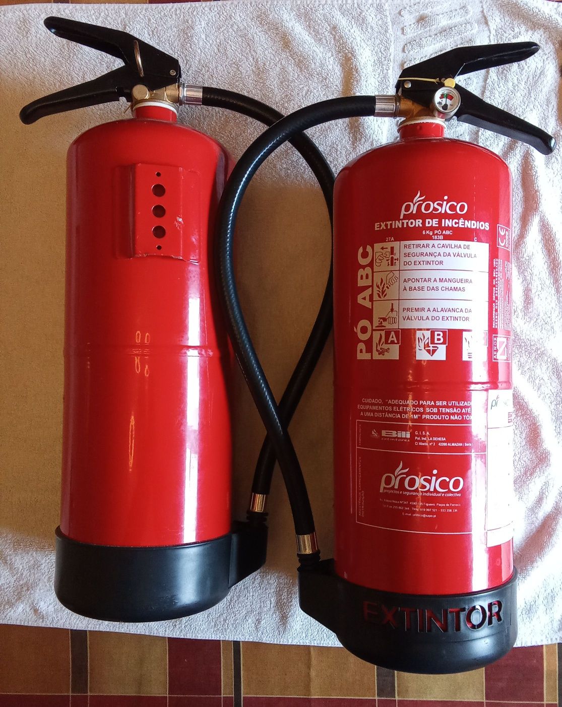 2 Extintores multiusos de Pó-Químico ABC 6kg.