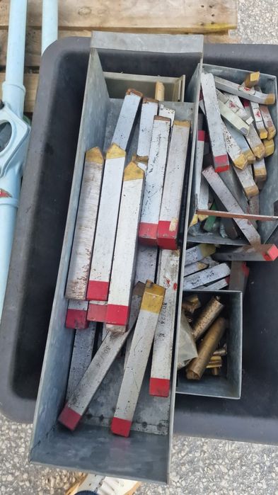 Ferramentas de metalomecanica tornos freses mandrins brocas carretos