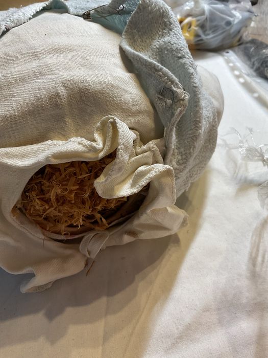 Antiga boneca com a cabeca em papier machê para restauro