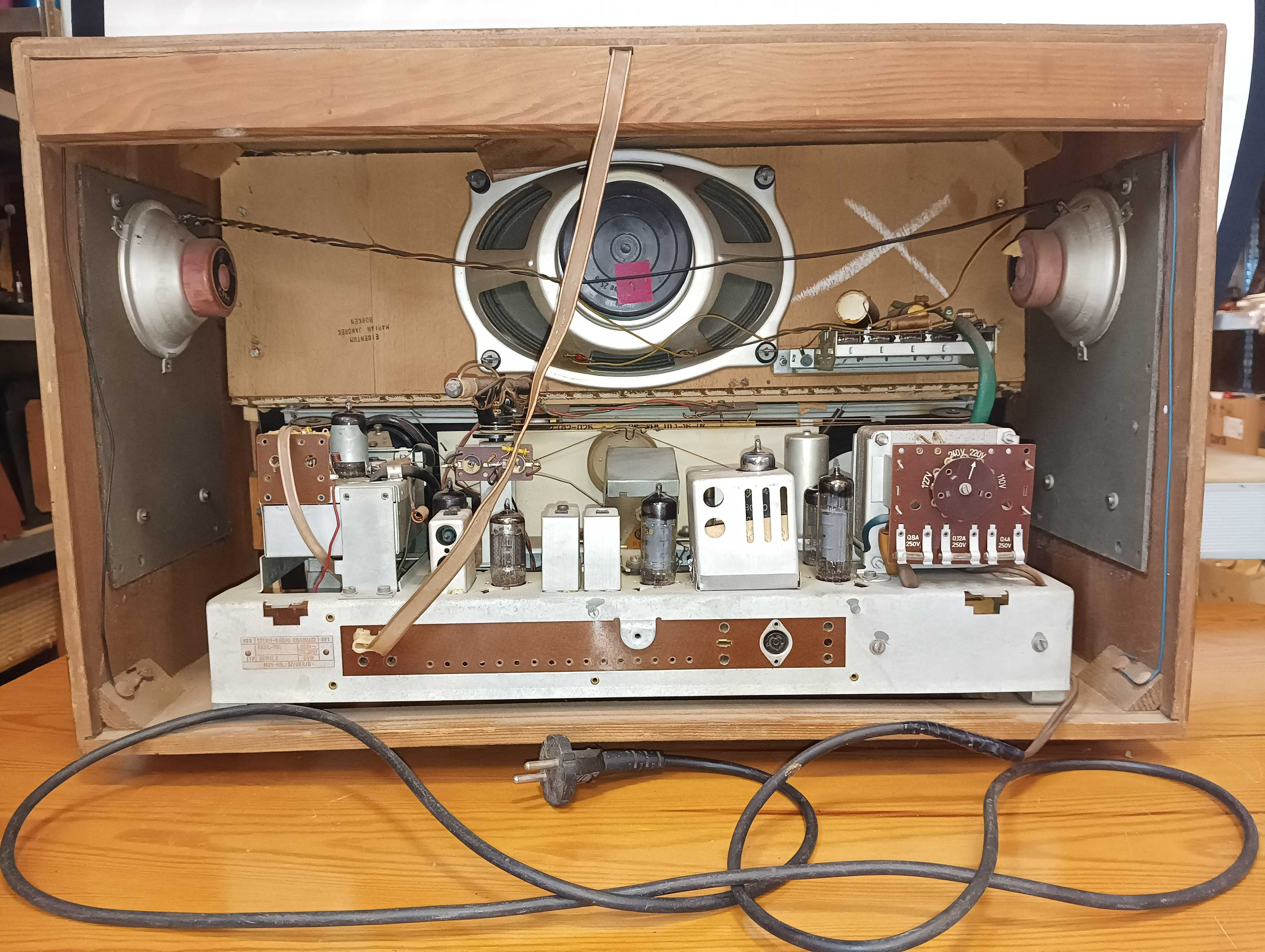 Juwel 2 - nr 624602 - 1957/60 rok - radio lampowe - sprawne.
