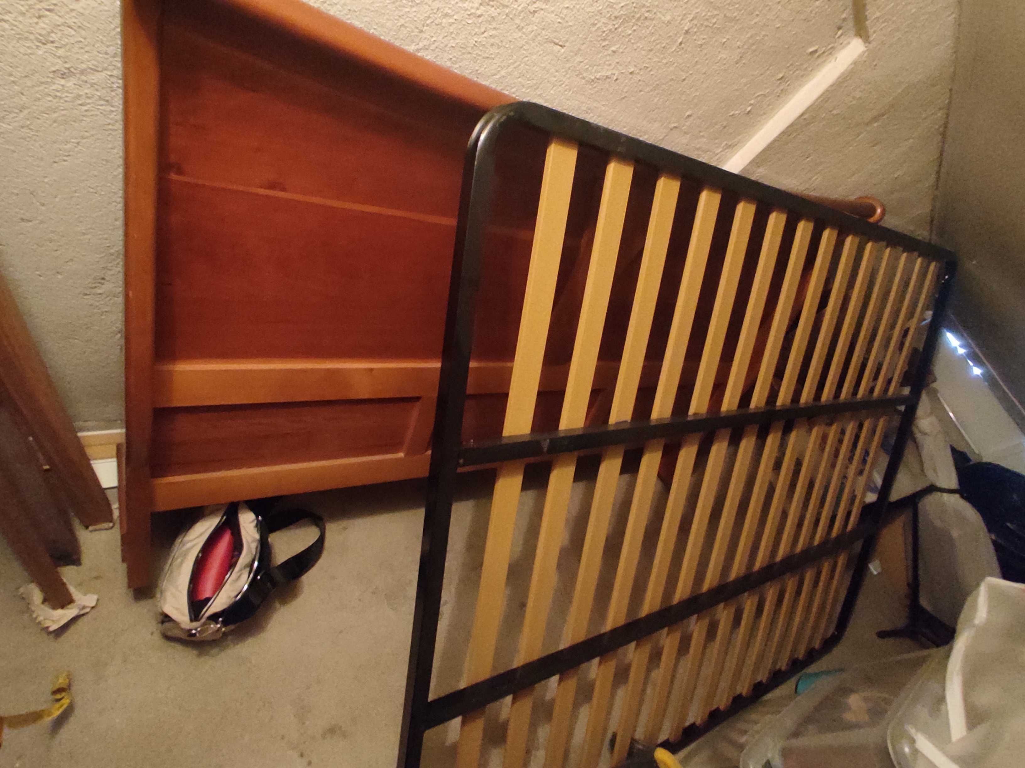 Cama em Cerejeira 150x200 :300 euros
