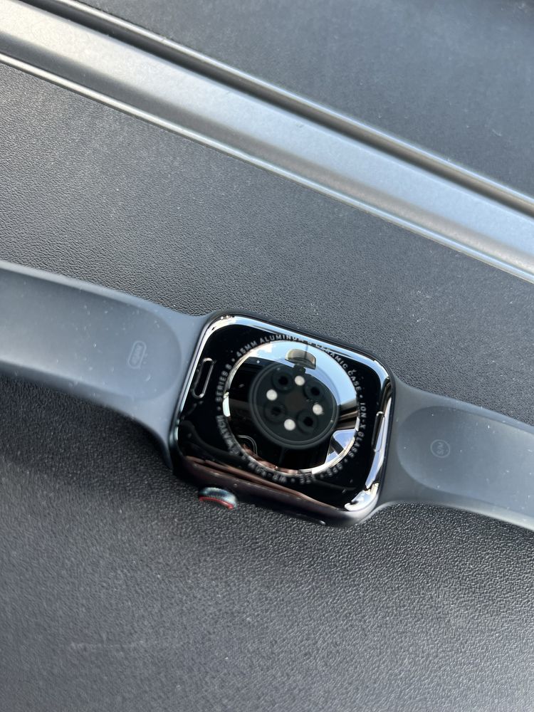 Apple Watch Series 8 celluar