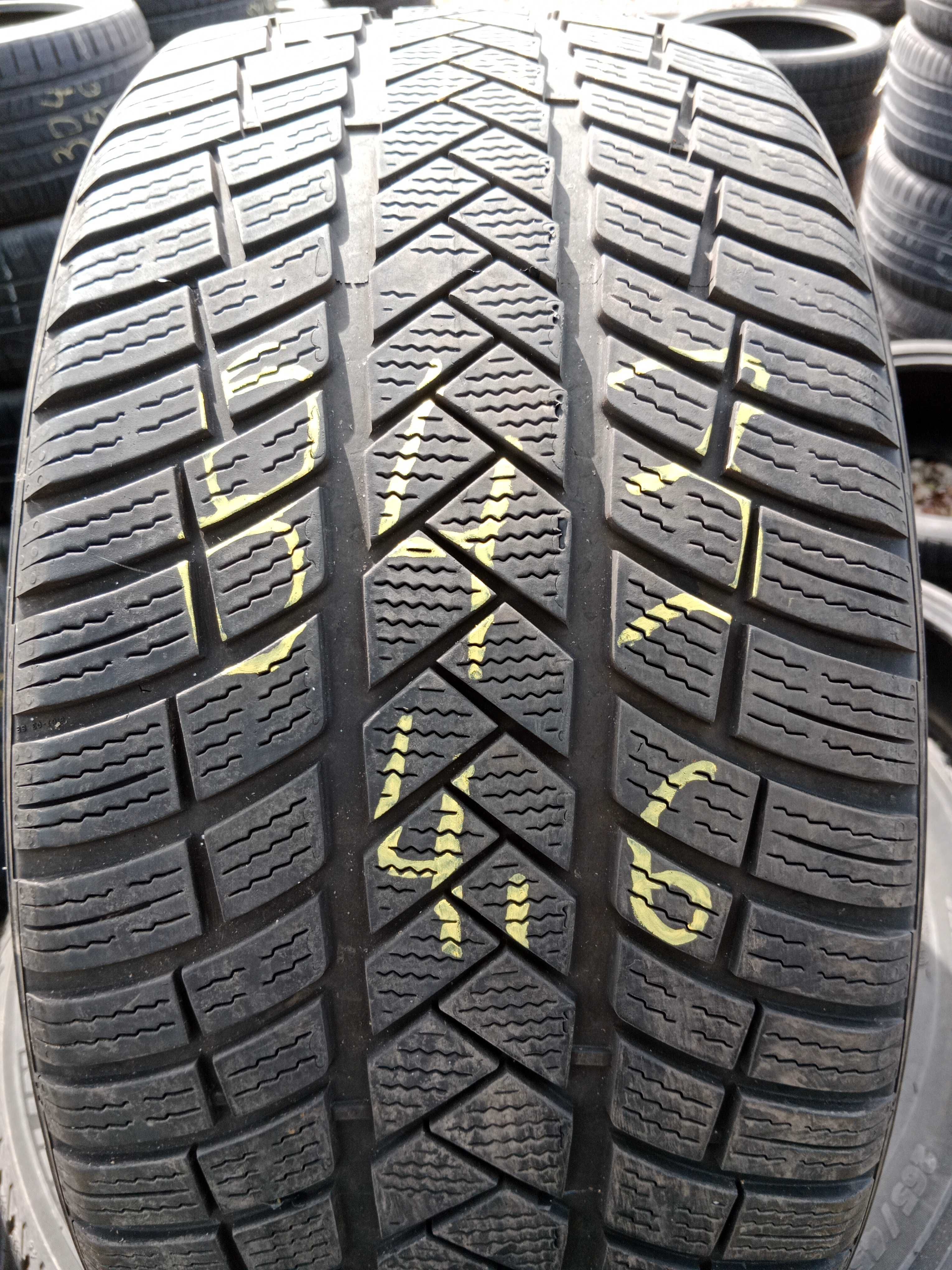 Opona używana 235/35R20 Vredestein Wintrac Pro 1szt.