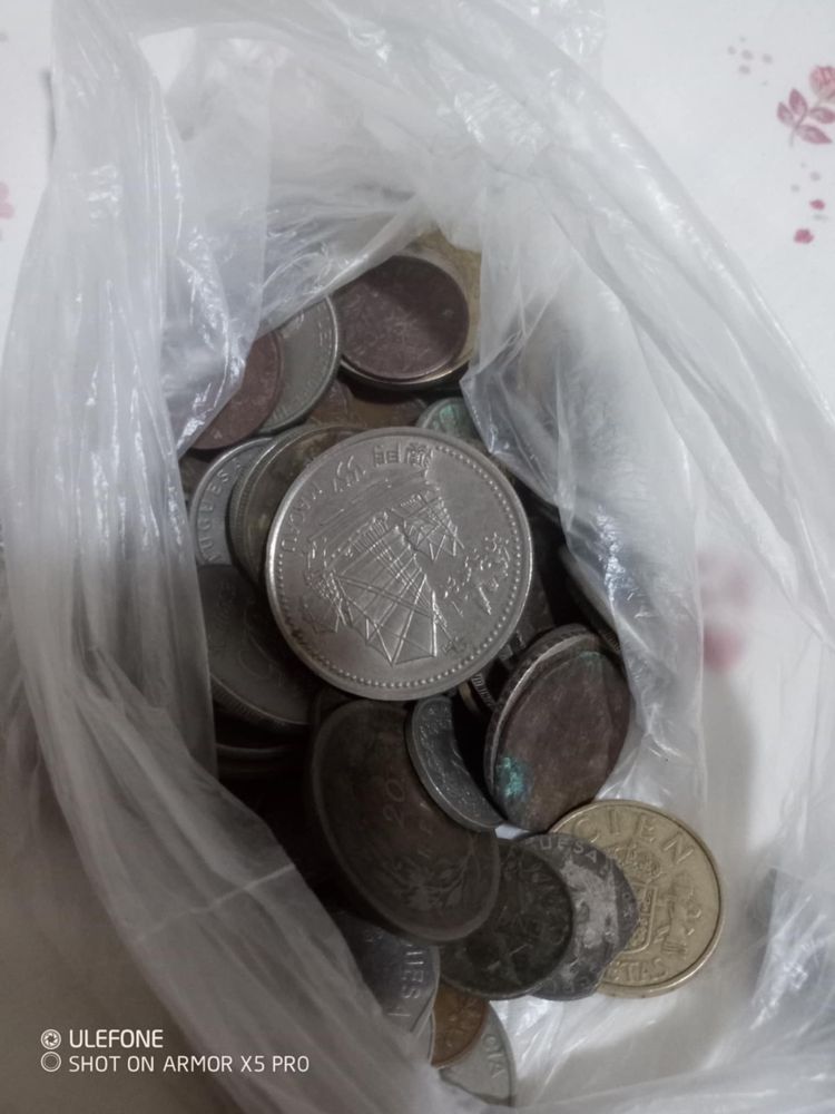 Moedas e notas escudos
