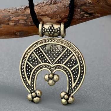 Wicca Lunula półksiężyc słowiański amulet talizman