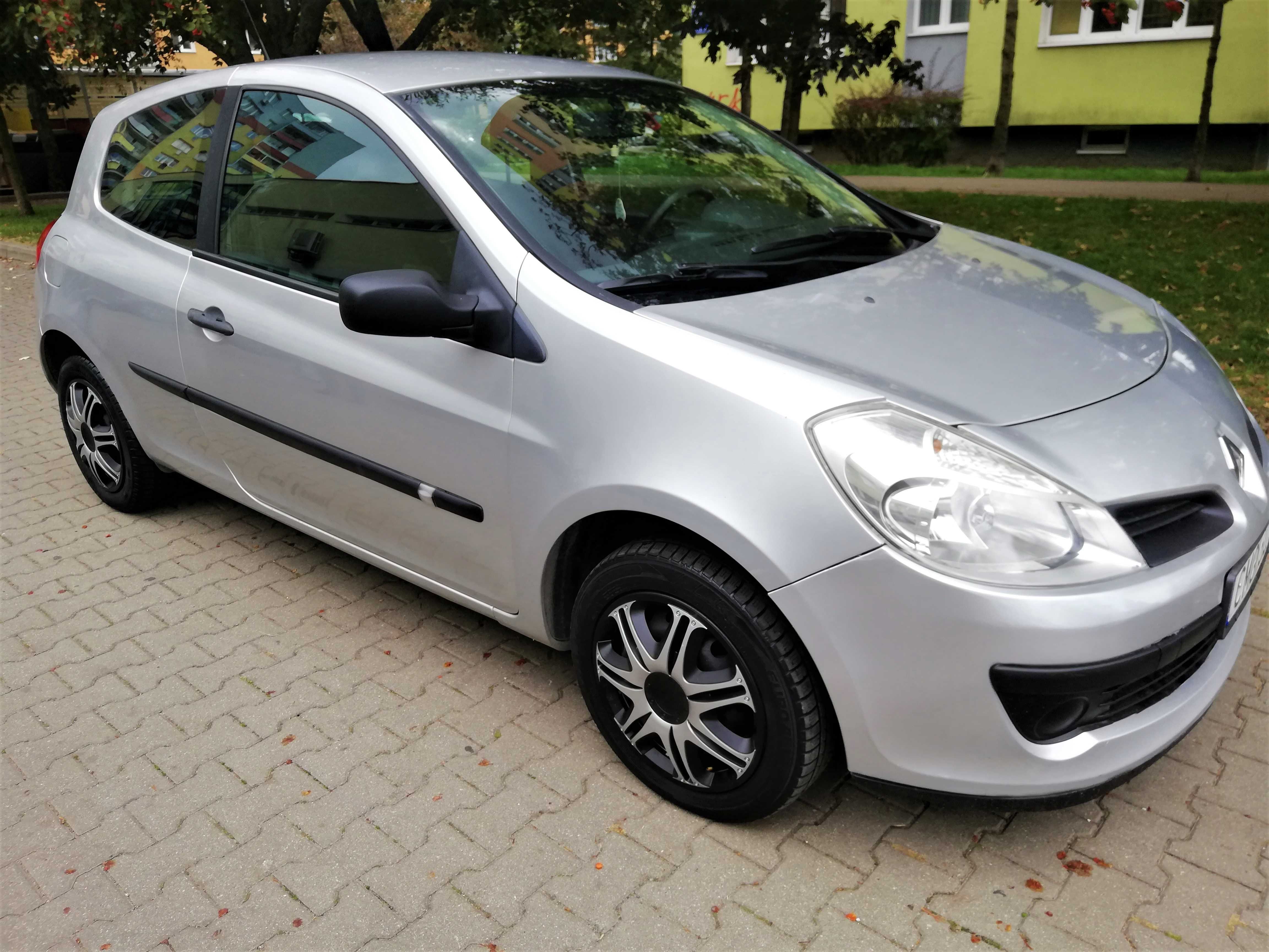 Clio3 klima działa,184tys1.2,benz rdzy2005-XI/2006 jestem włascicielem