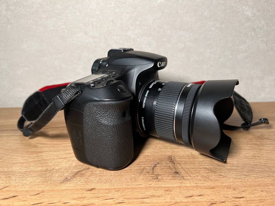 Фотоапарат Canon 60D + 18-55 1:4-5.6 STM