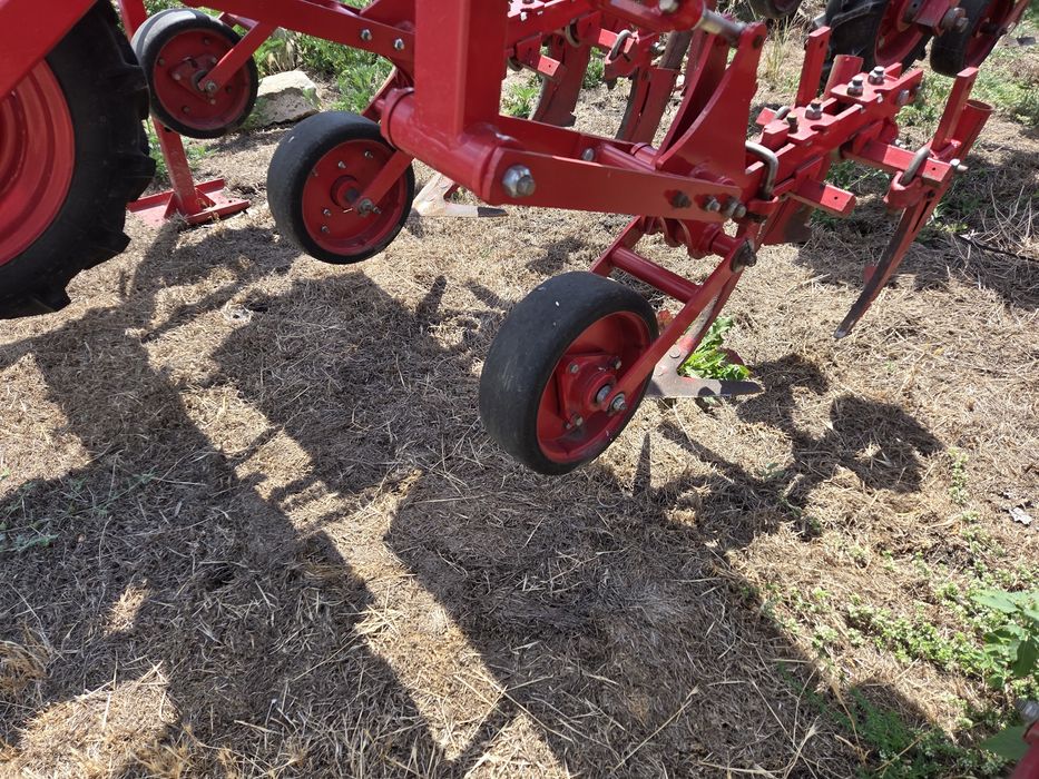 Міжрядний культиватор КРН 5.6 Червона зірка