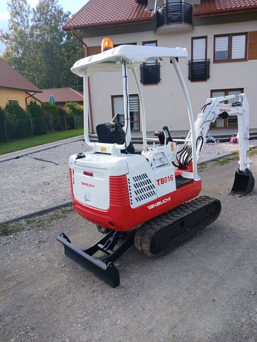 Minikoparka takeuchi TB016