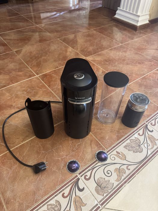 Кавомашина Nespresso капсульна