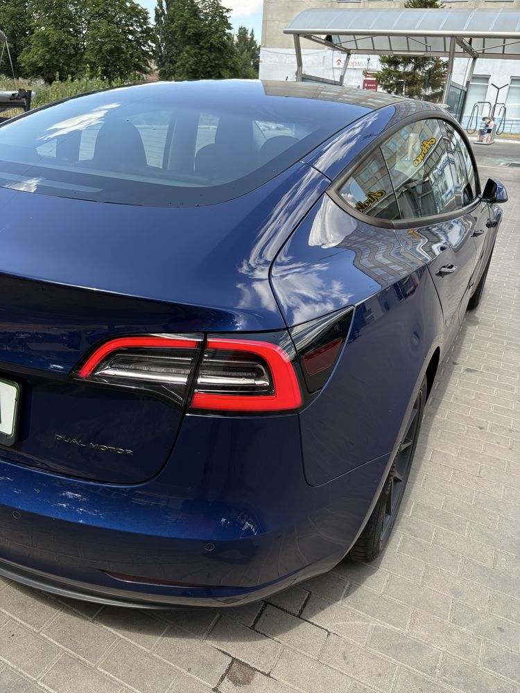 Tesla model 3 long range 82kwt 2022 рік