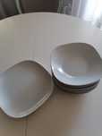 Conjunto de Pratos e Tigelas