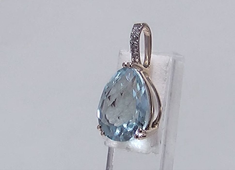 Золотой кулон с бриллиантом и топазом 585 проба