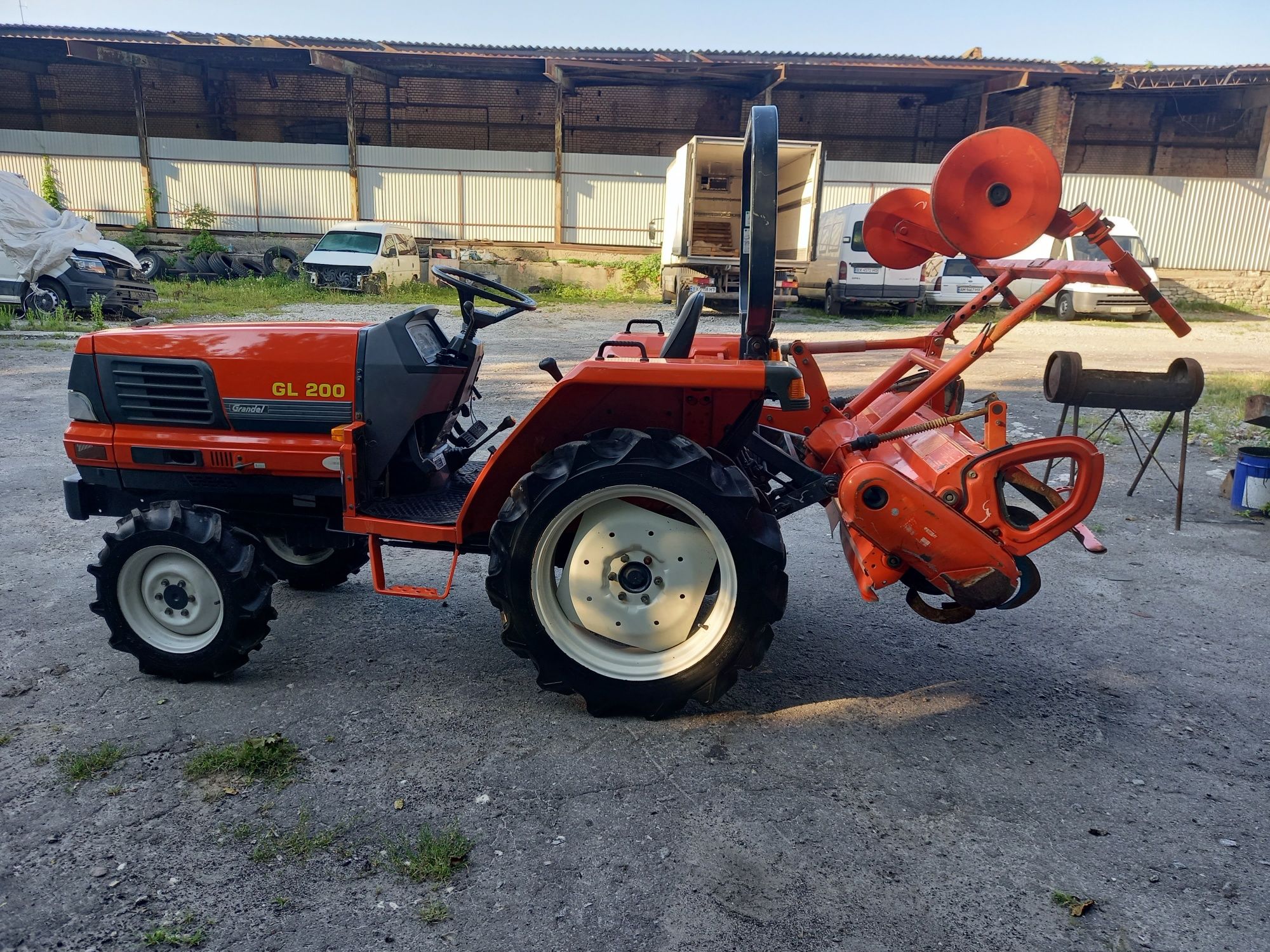 Міні трактор Kubota GL200