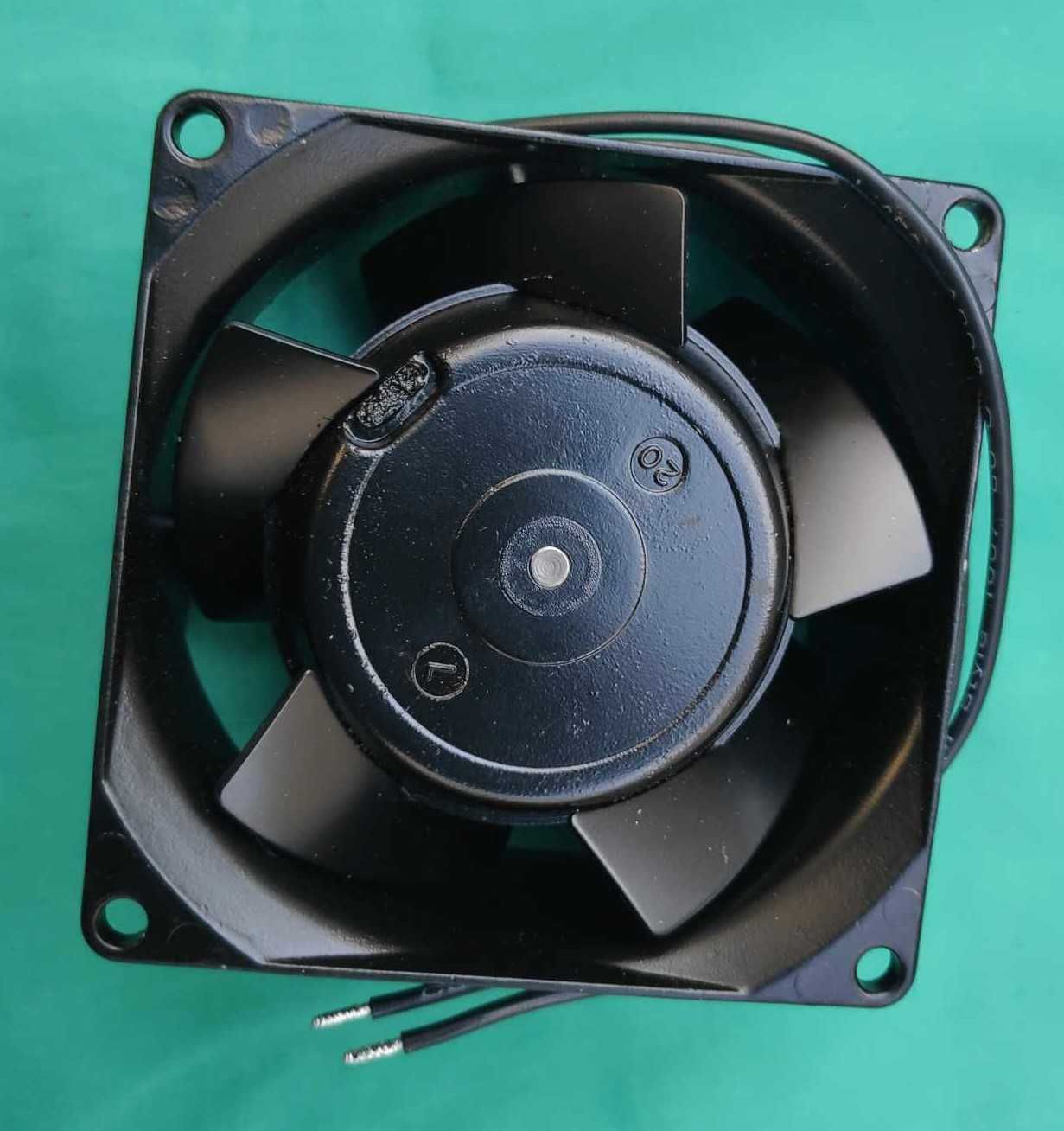 Ventuinha 230V - Farnel 147-597.