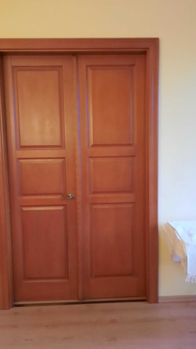 Drzwi wewnętrzne , bukowe, lakierowane  typowe do kamienicy