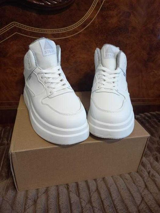 Акція кросівки жіночі шкіряні зимові високі хутро stilli