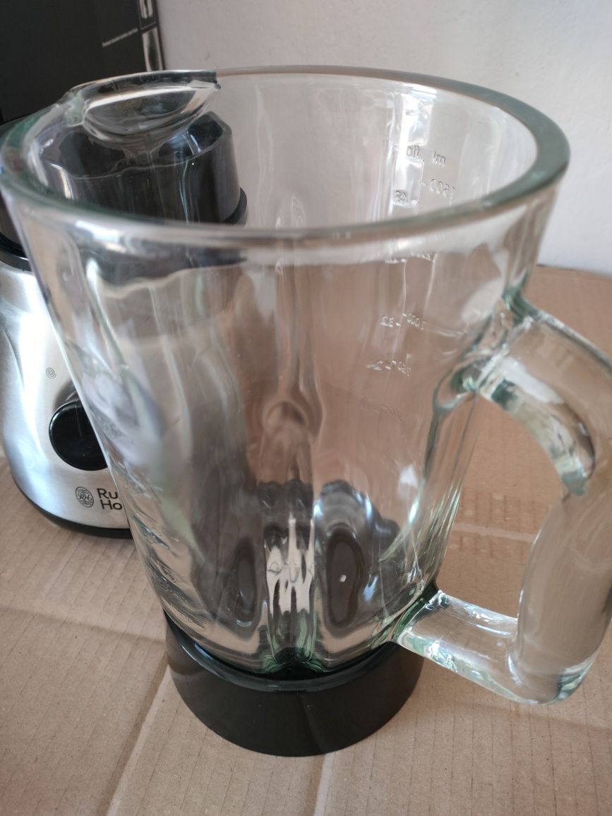 Blender kielichowy Russell Hobbs 23821