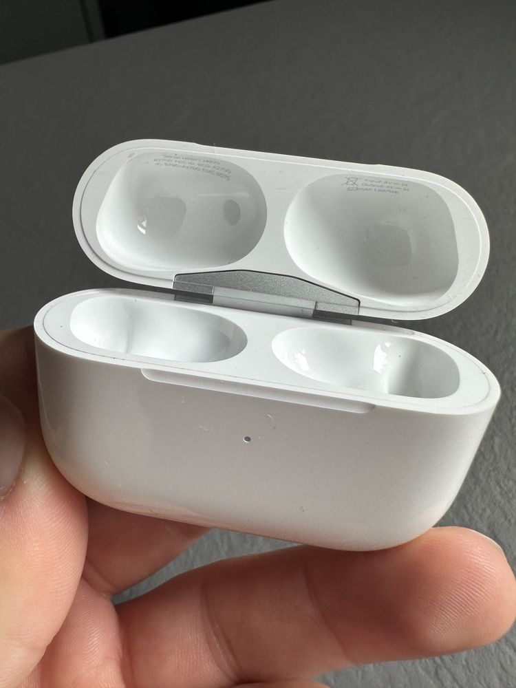 Кейс Apple Airpods Pro 2 A2700 для навушників ОРИГІНАЛ кейс