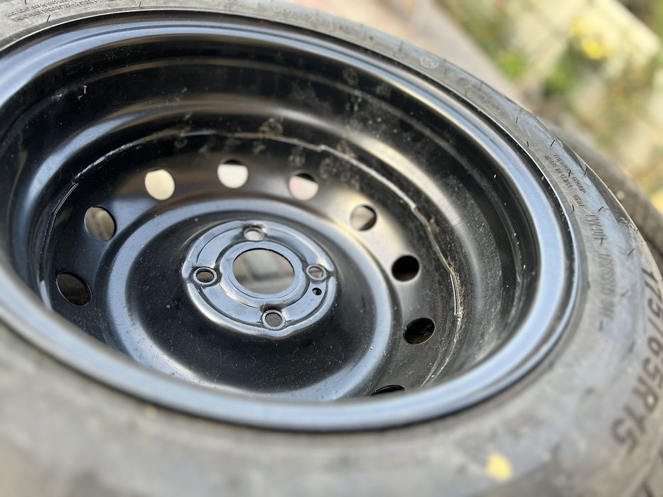 Шини з дисками (175/65/ r15) майже нові