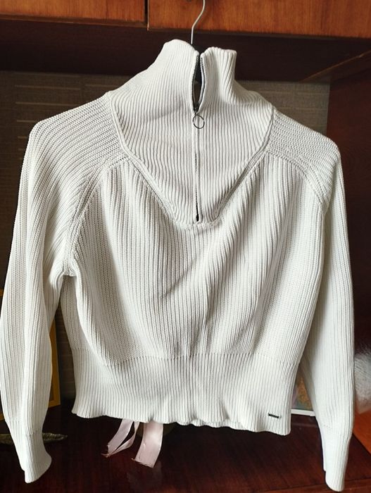 В'язана кофтинка