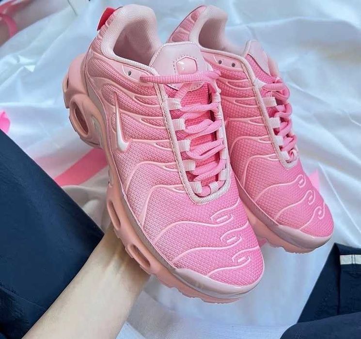 Кроссовки Женские Nike Air Max Plus TN Ultra Pink/Жіночі Кросівки