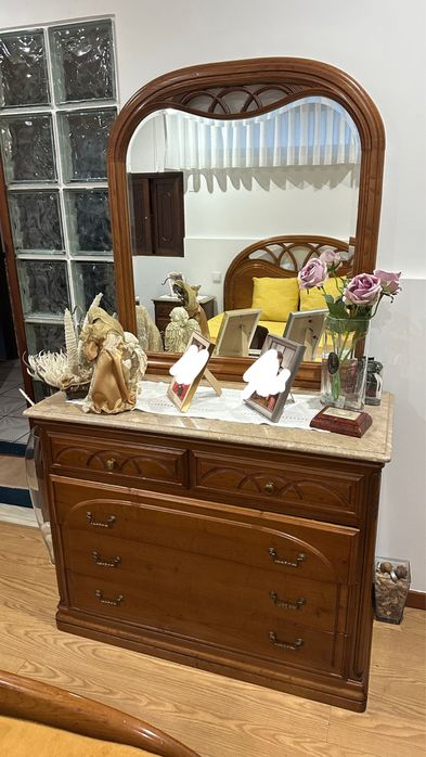 Cómoda de Madeira Maciça com espelho e pedra Marmore