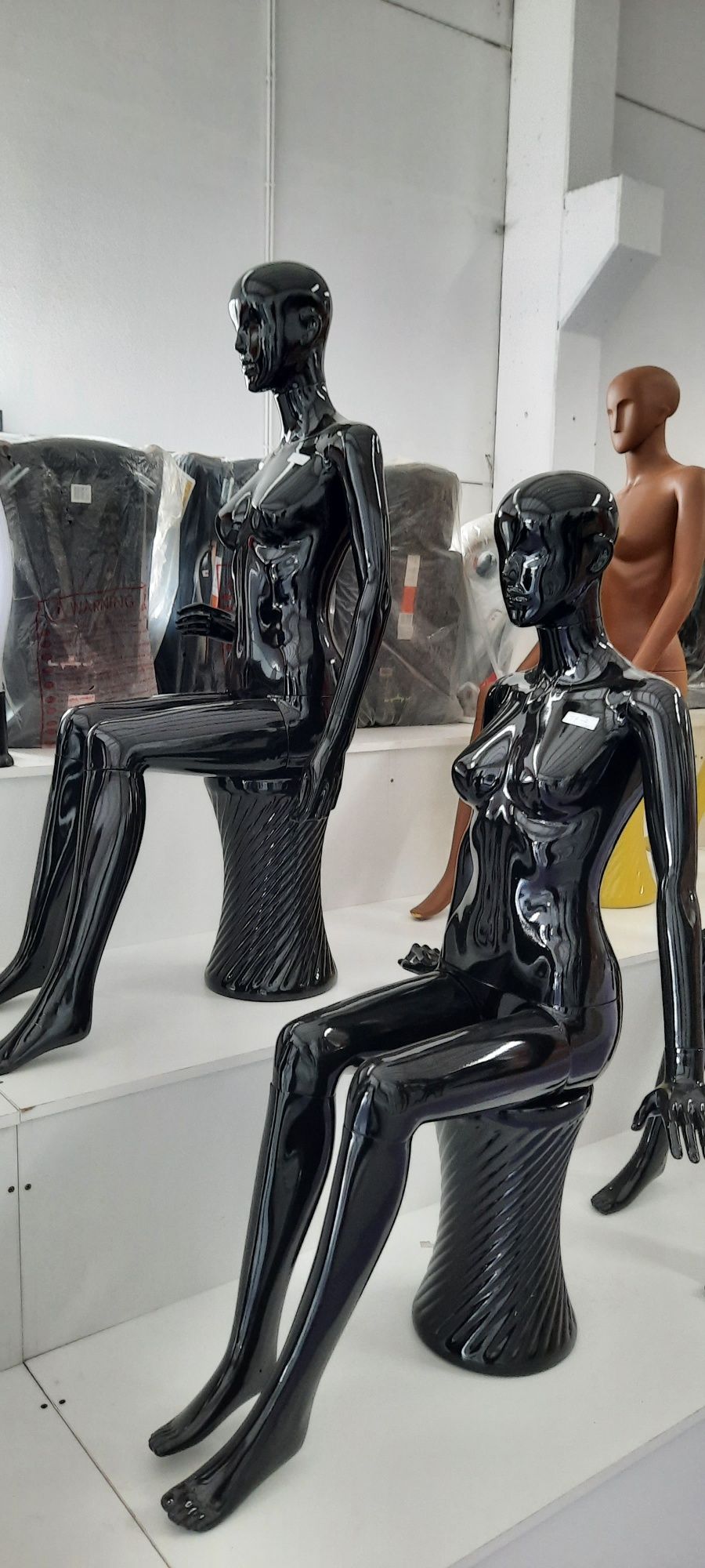 Manequins de adulto sentados (Novos)