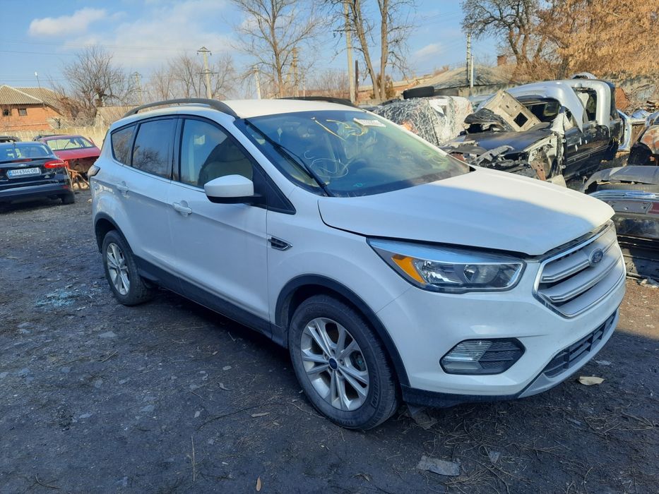 разборка Escape фонарь цапфа стекло балка мотор акпп рычаг порог фара