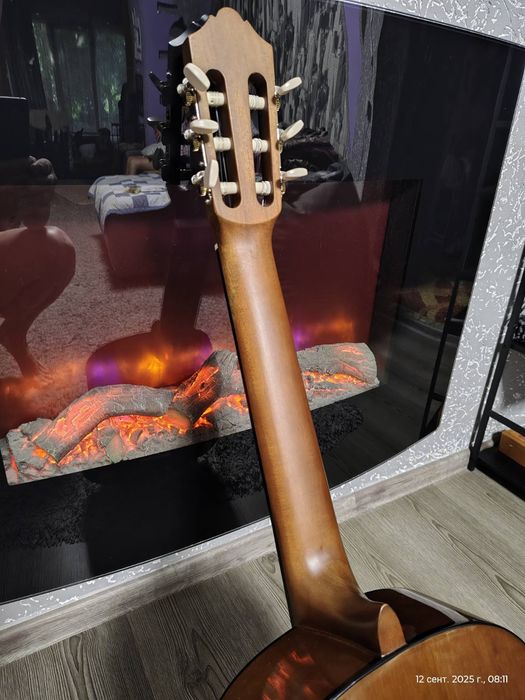 Классическая гитара  YAMAHA C40