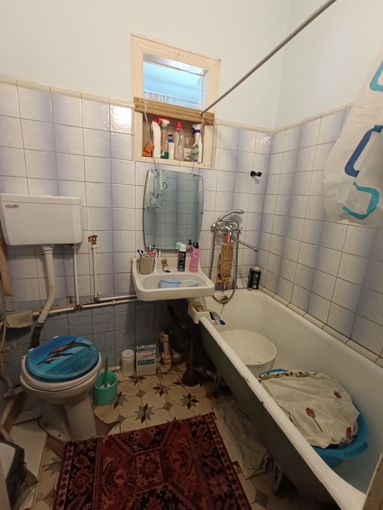 Двоповерховий будинок в центрі