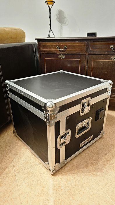 Rack PA madeira com prateleira deslizante