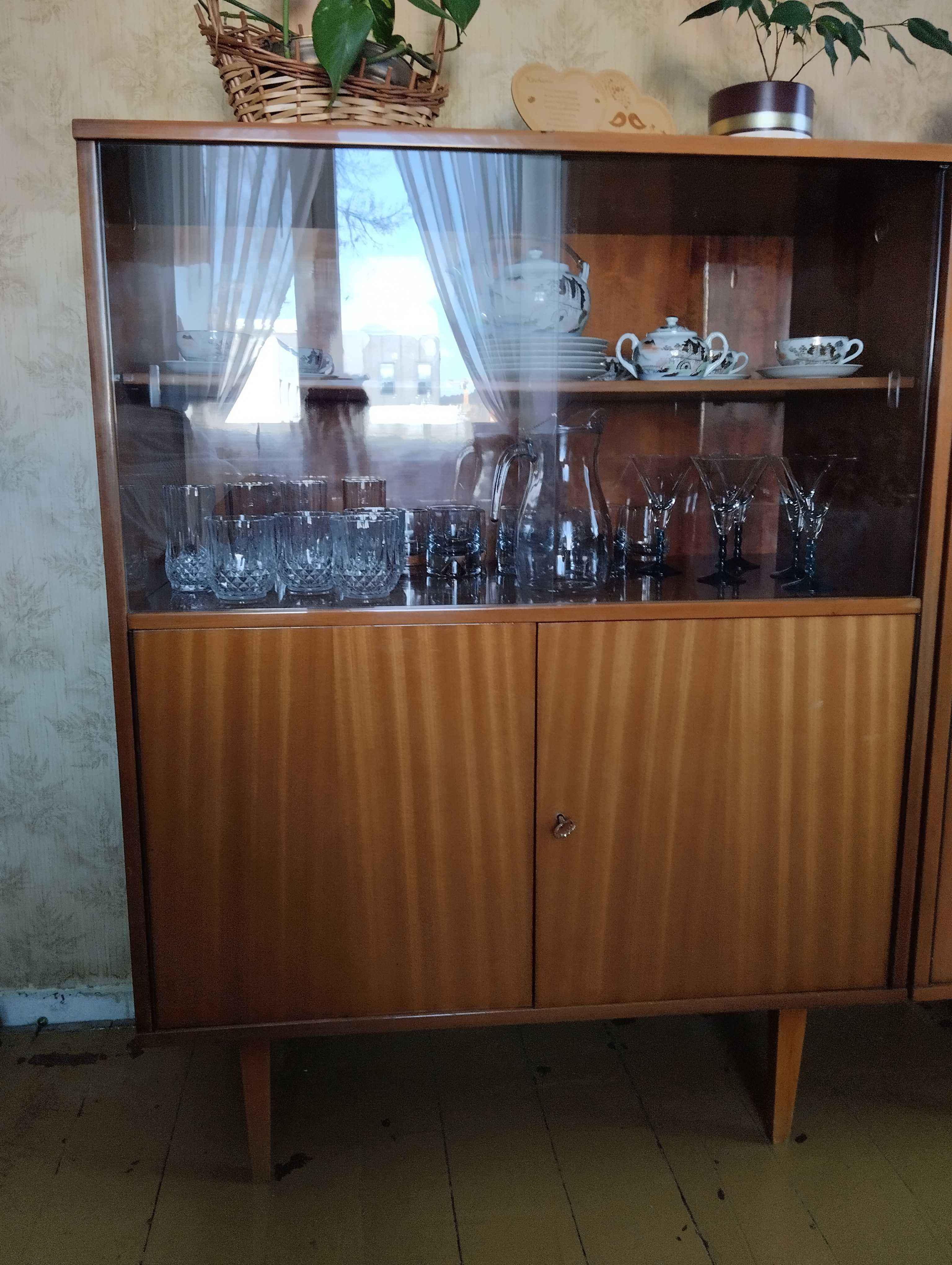 Komplet mebli z PRL ,3-częśćiowy