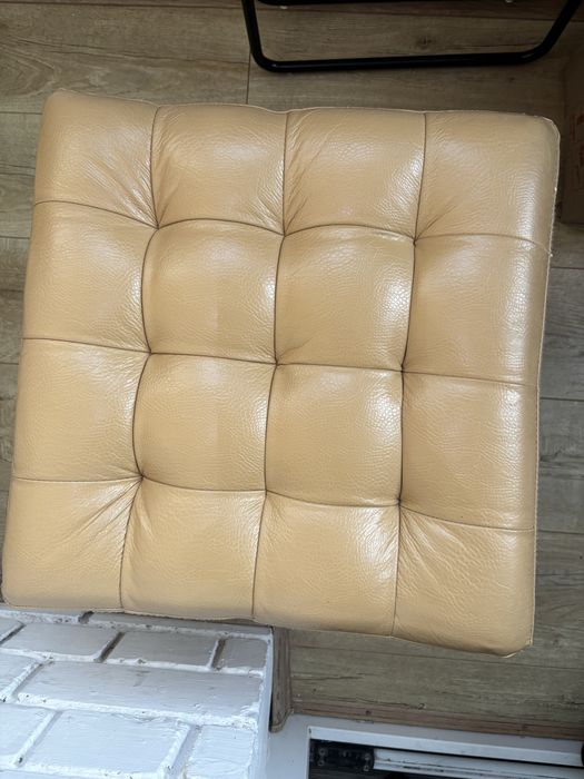 Пуфік біжевий (вживаний)