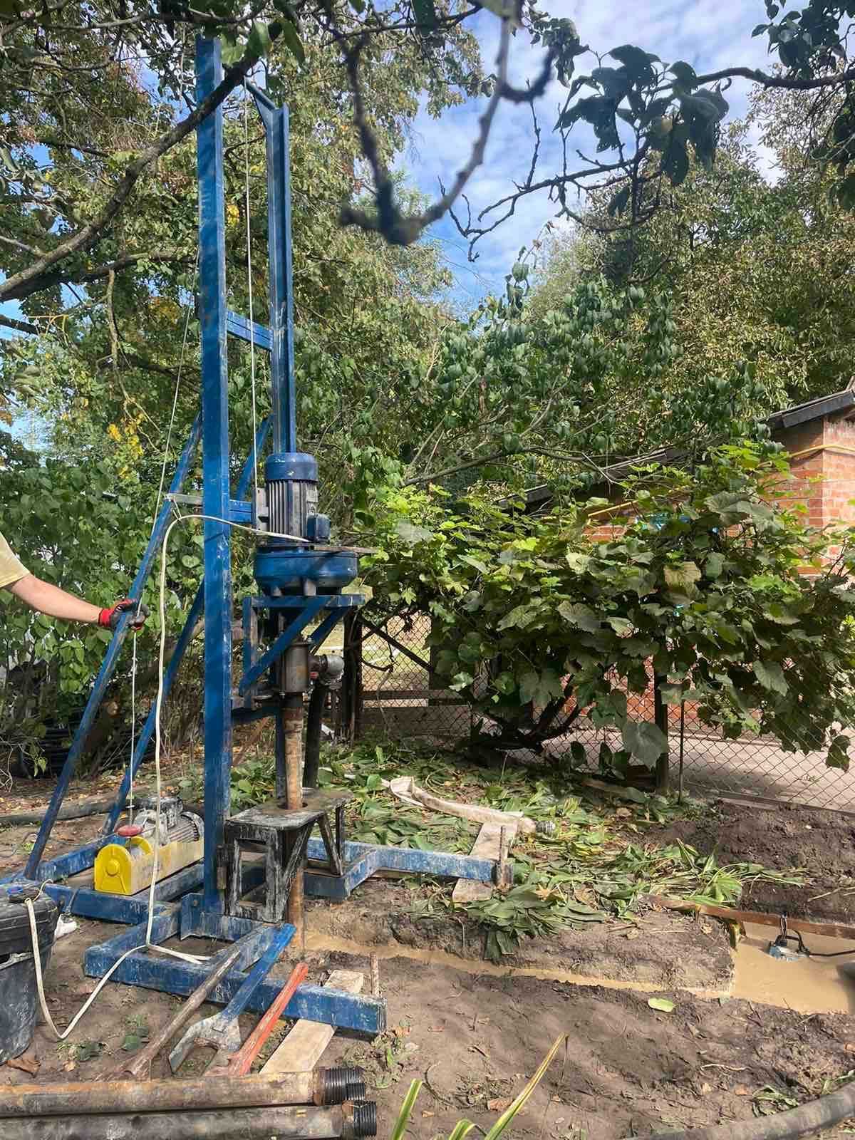 Буріння та облаштування свердловин на воду (буріння скважин)