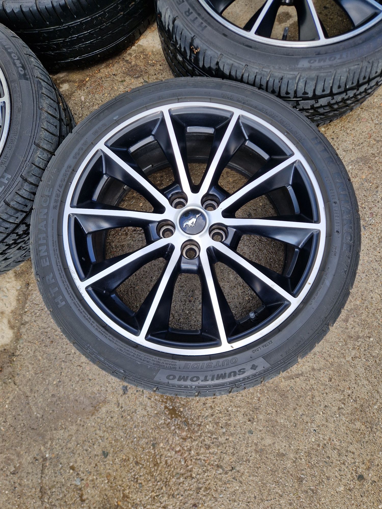 Felgi z oponami Ford Mustang 255/40 R19