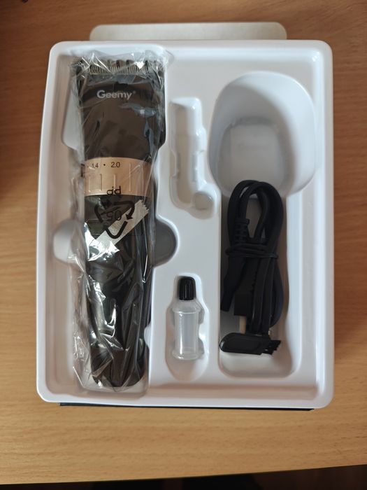 Машинка для стрижки Geemy GM-6042