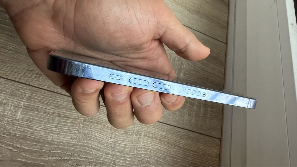 Продам Iphone 13 pro 256