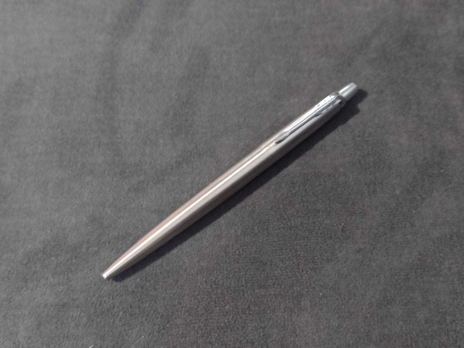 Długopis Parker Jotter Stalowy Matowy CT + zapasowy wkład