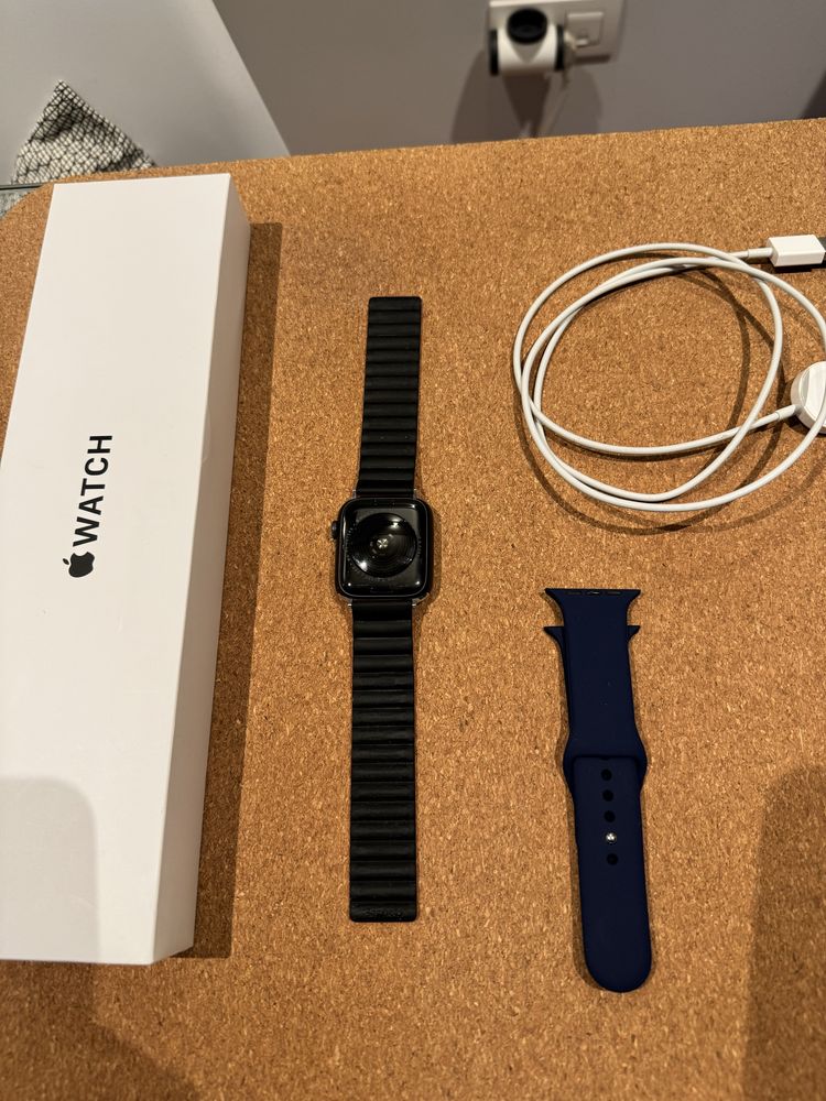 Apple watch SE 44m space gray aluminium