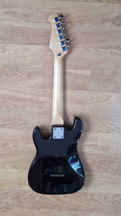 Harley Benton ST-Junior BK - com pouco uso