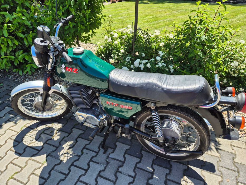 MOTOR ETZ 250 ROK 1982