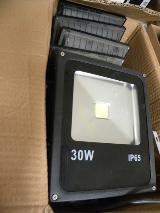 Naświetlacz Halogen LED 30w