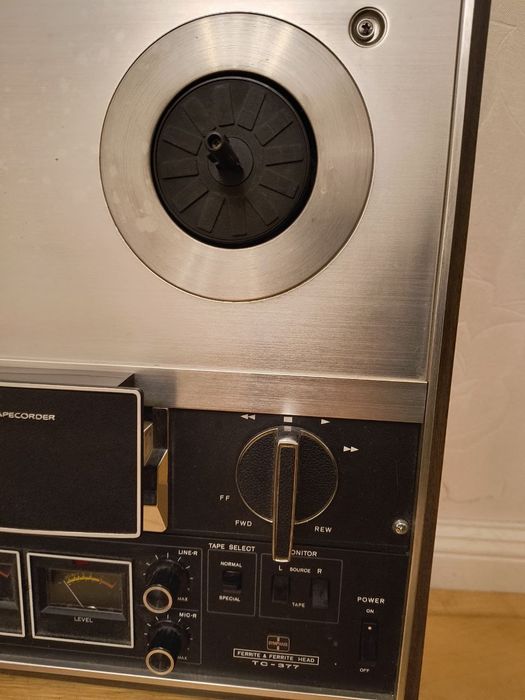 Бабінний магнітофон   SONY TC-377