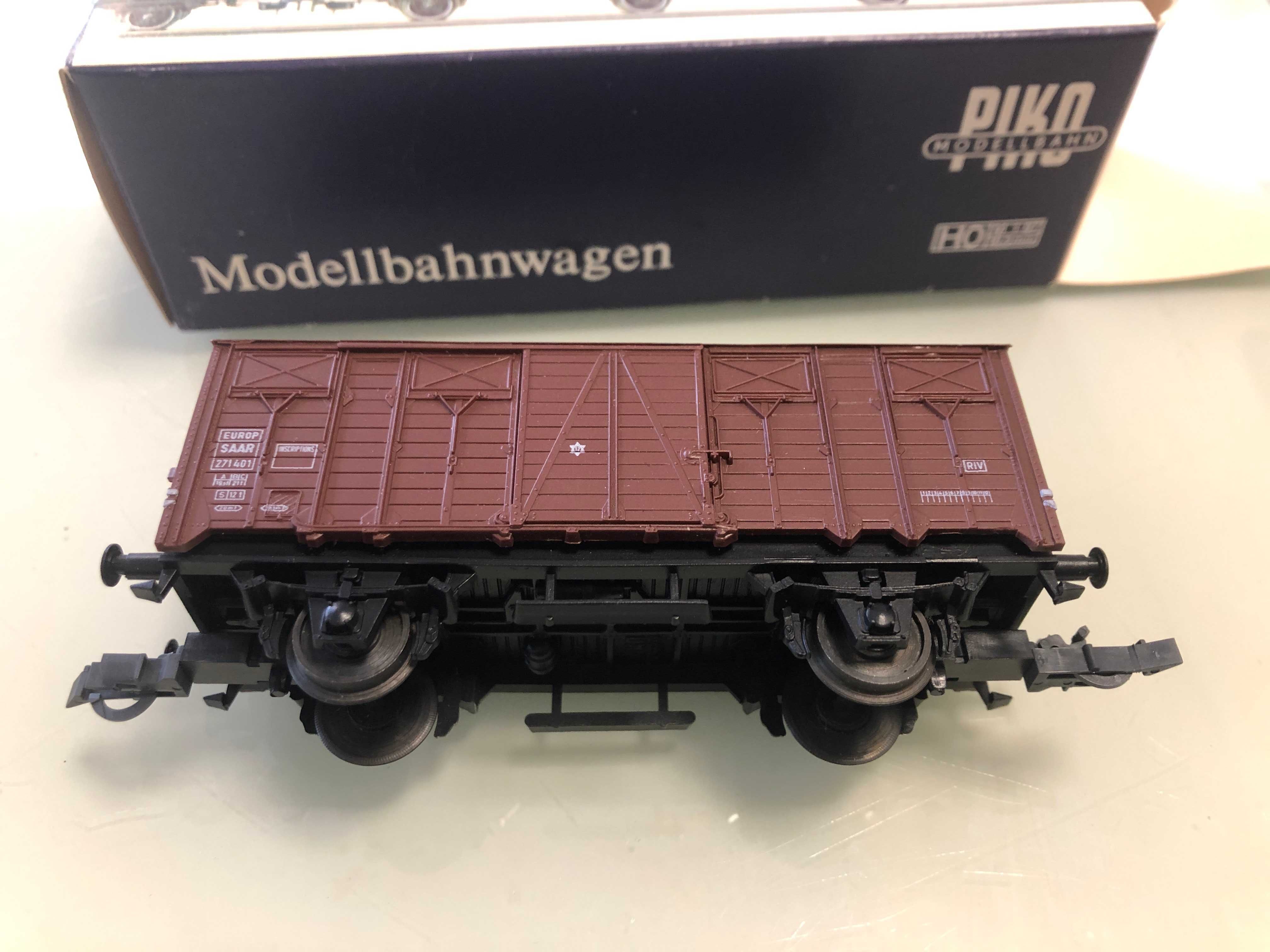 Wagon Piko H0 1/87 kolekcjonerski zaczep śledź 111