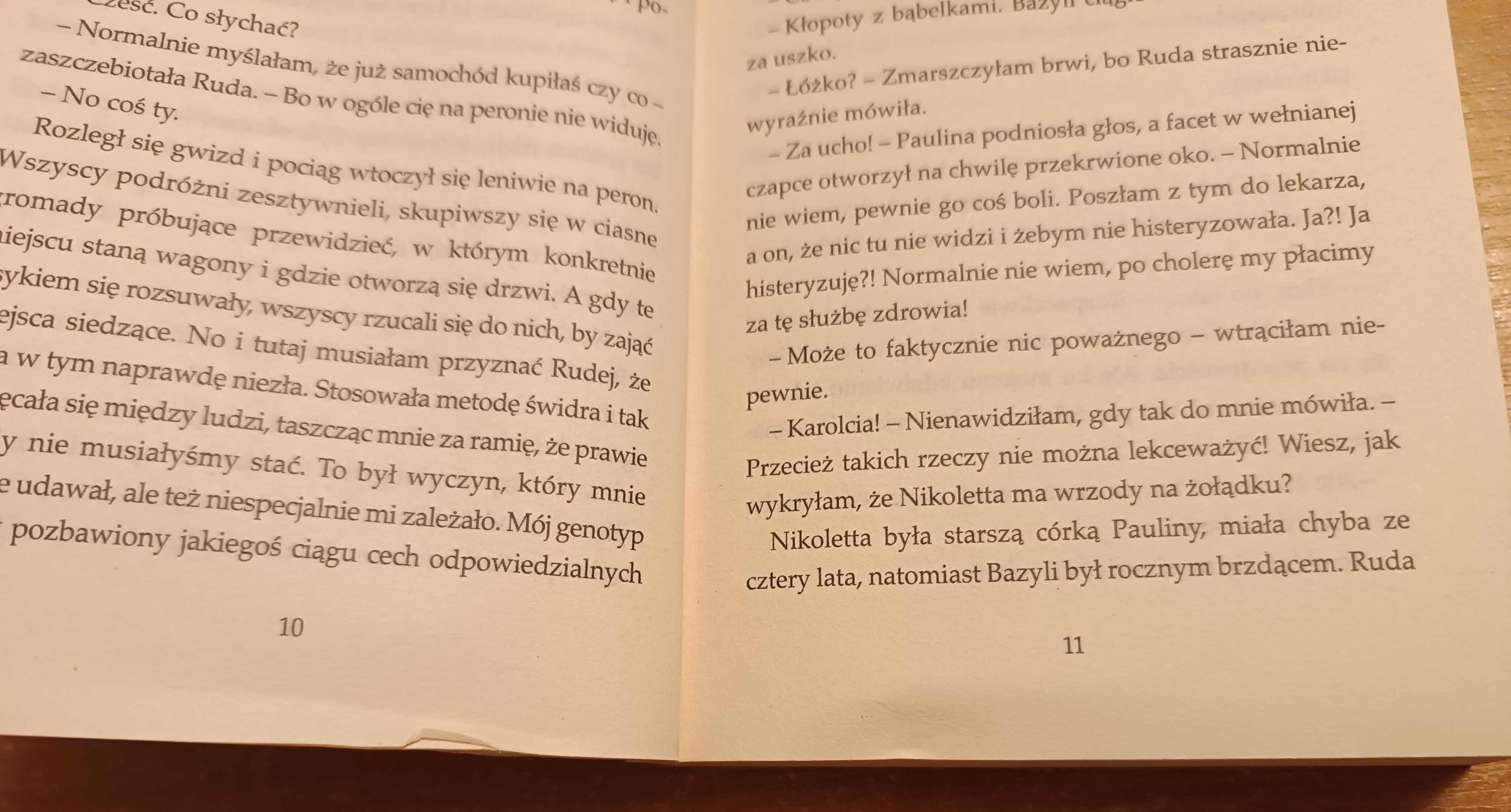 Książka "Osaczona" Pola Roxa (uszkodzona)