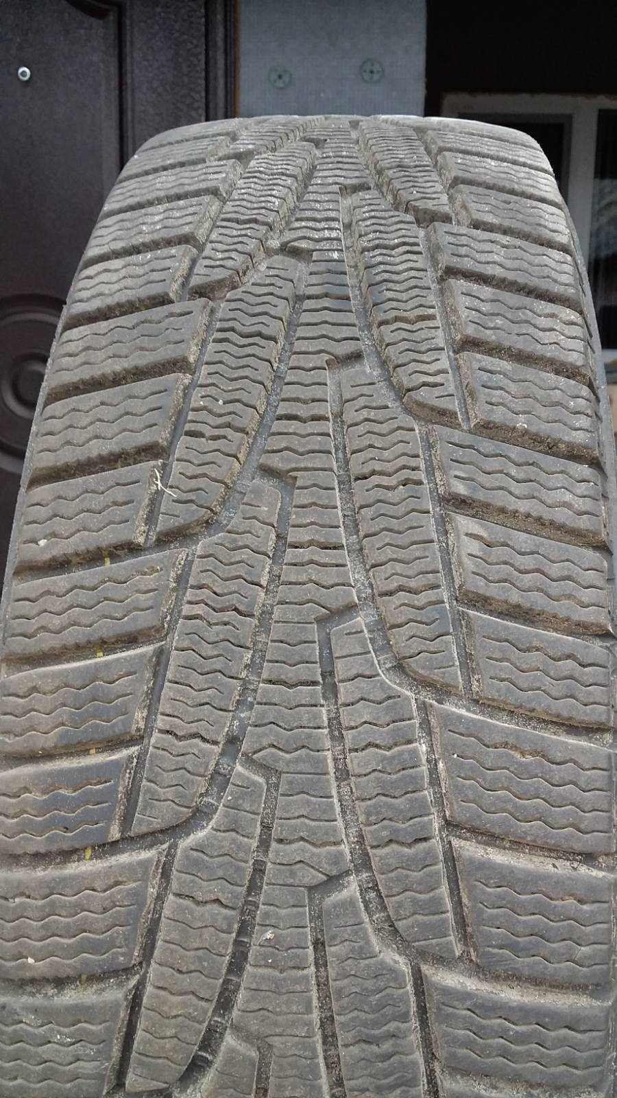 резина Kumho 175/65/R14 зимова